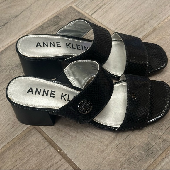 Anne Klein Blocked Heels Double Striped Iflex Sandals 6M - Picture 3 of 5